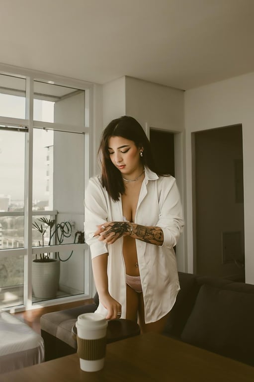 Jhenny Itsuke Terapeuta Tântrica Massagem