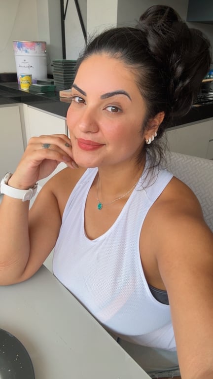 Joyce Ferraz Massoterapeuta especialista em Técnica Nuru/Sensitiva 