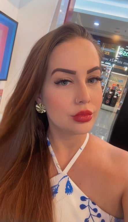 Júlia, massagem Nuru, tântrica e terapêutica! 