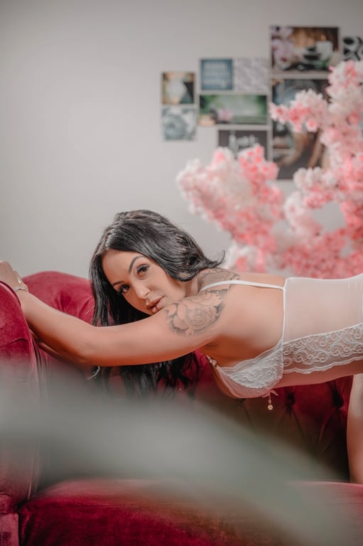 Emy Massoterapeuta - Massagem Nuru,sensual ,Terapêutica e Relaxante 