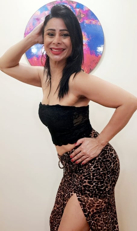 Carina - Terapeuta Certificada, relaxe em boas mãos! Massagem nuru