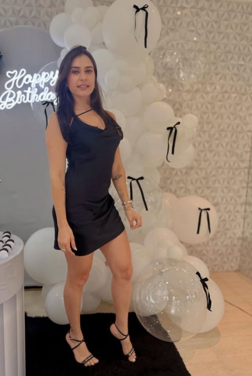 Yasmim Cortez - Massagista e terapeuta corporal. Massagem nuru