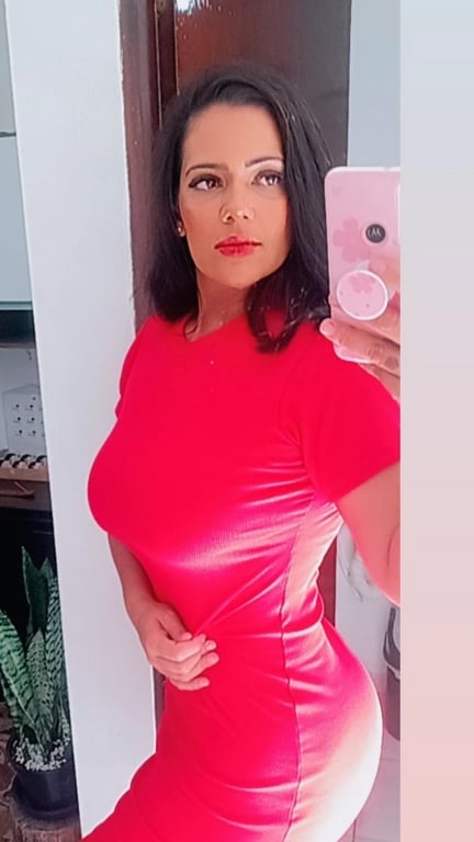 Dany Souza Massoterapeuta - Massagem Tântrica e Naturalista Massagem sensual em