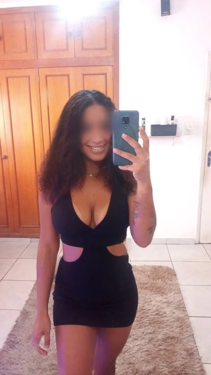 Lara Silva - Atendimento particular das 09 às 21h Massagem nuru