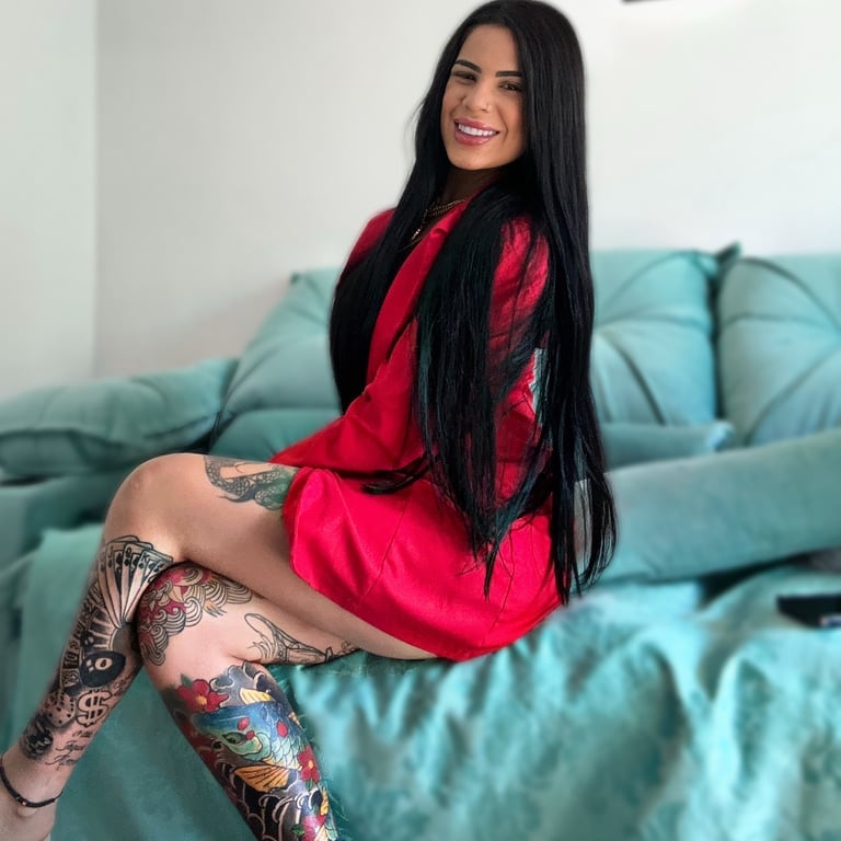 Mary, a tatuada. Massoterapeuta, simpática e sempre sorridente. Haha Massagem