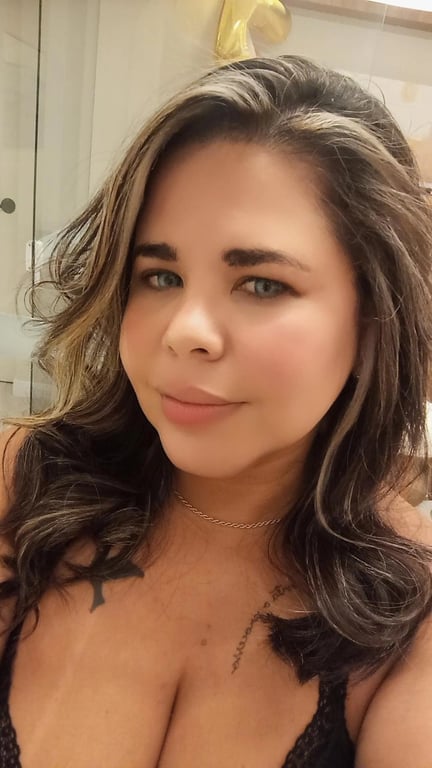 Naty terapeuta tantrica atendo em BC venha fazer o despertar comigo 