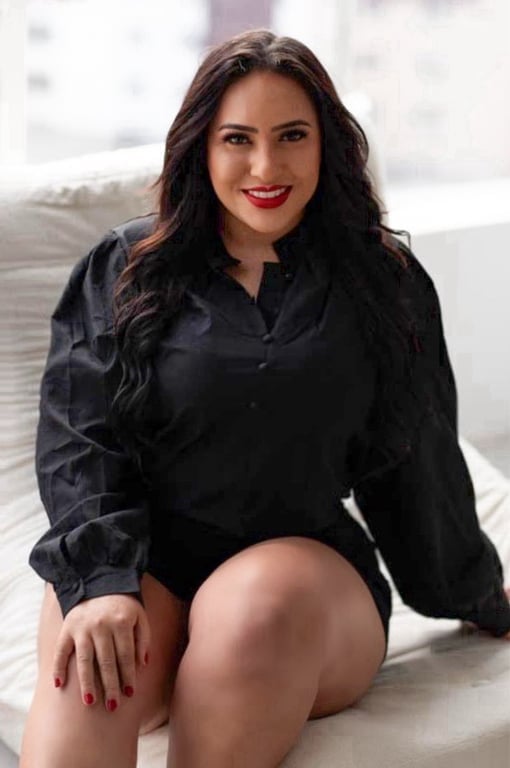 Laura Mattos Terapeuta acessível, massagem tântrica, relaxante e nuru