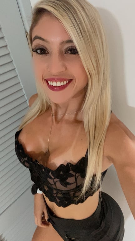 Aryane | Massagem Tântrica + Nuru em BC – Toque Que Desperta
