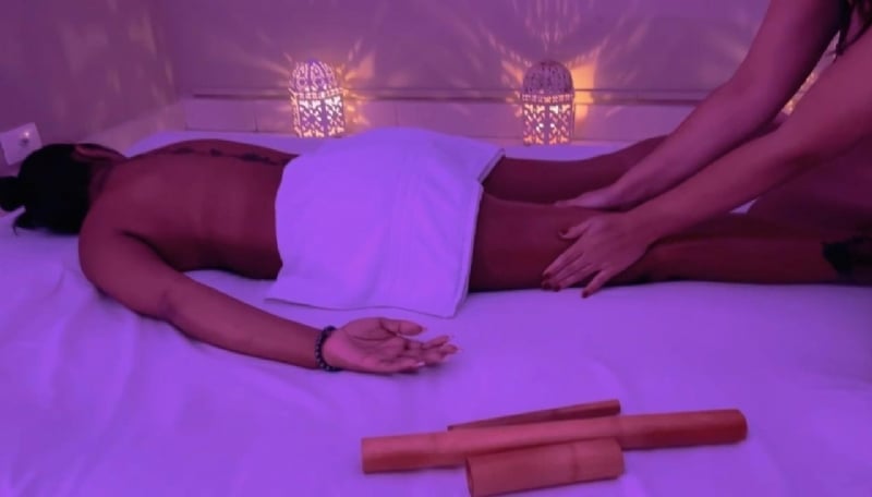 Joyce Ferraz Massoterapeuta especialista em Técnica Nuru/Sensitiva Massagista