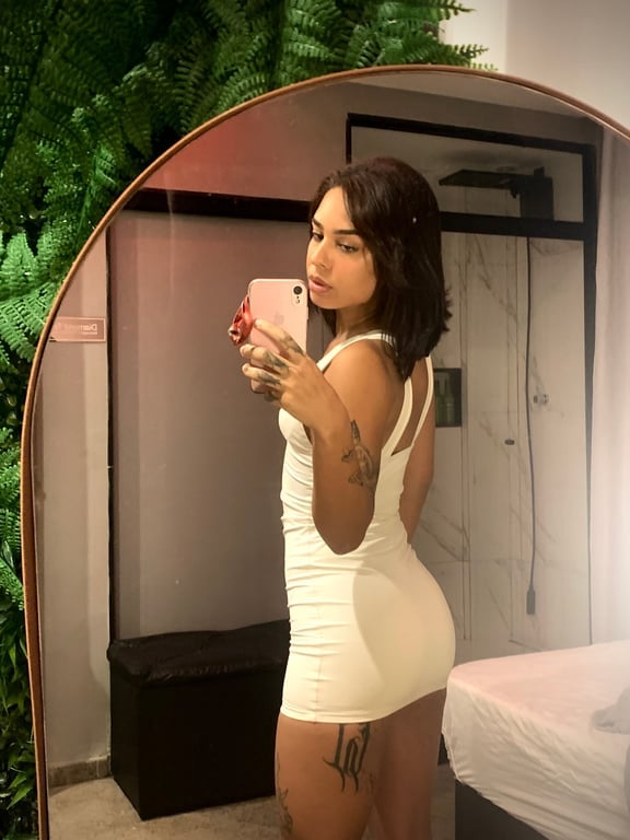 Júlia Ribeiro 