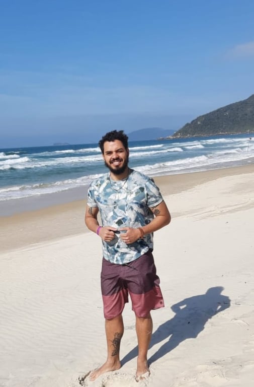 Felipe - Terapeuta Tântrico e Energético Massagem nuru em
