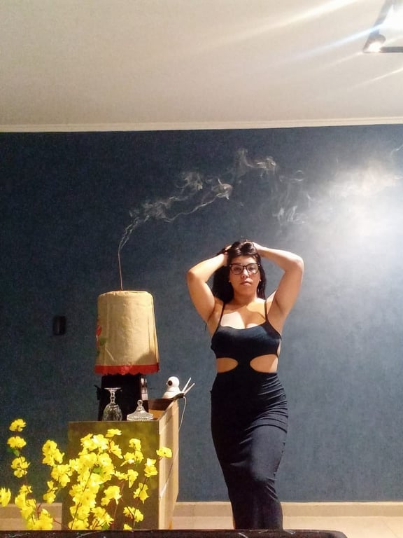 Alana Moreira Massoterapeuta - Especialista em Massagem Sensual