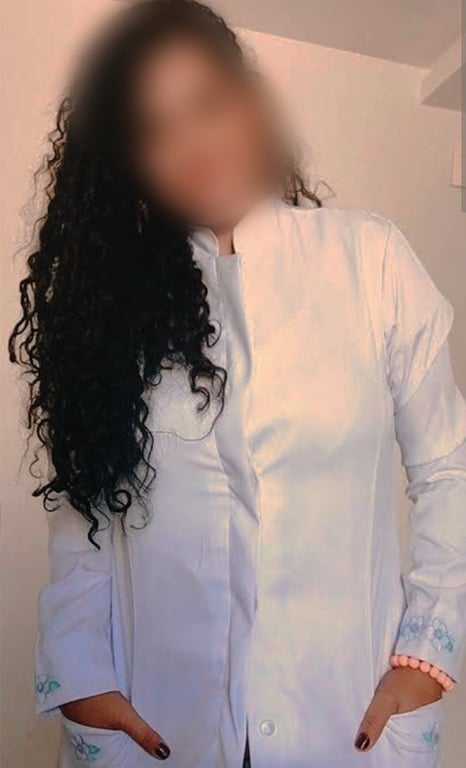 Ayla massagista com tântricas e derivadas