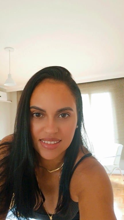 Camila! Relaxamento para corpo e mente! Massagem em