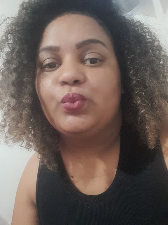 Lavinia Massoterapeuta especialista em tântrica e Nuru Massagem tântrica