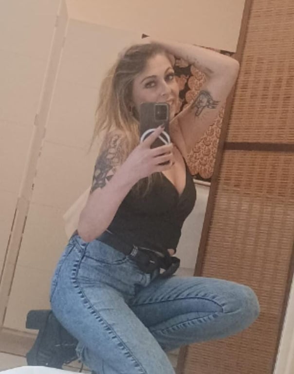 Terapeuta Caroline Massagens terapêuticas e relaxantes. Massagem