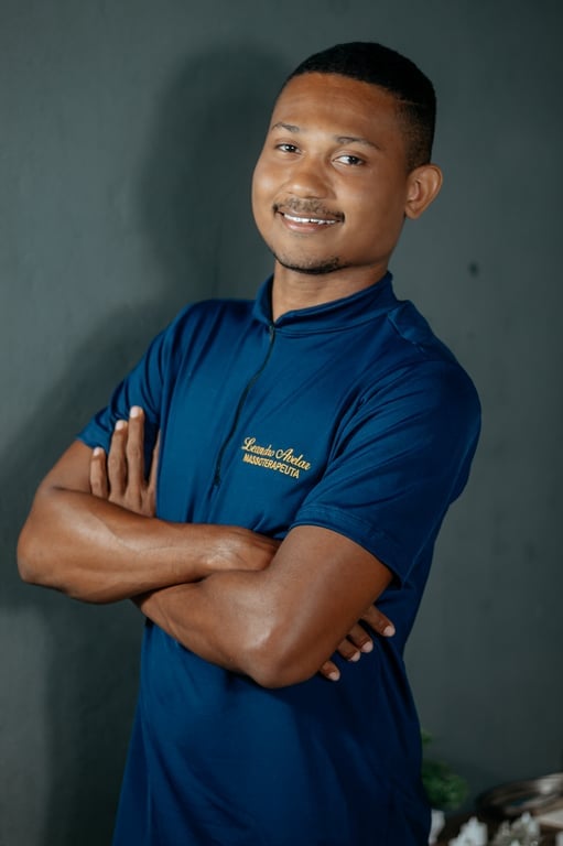 MASSOTERAPEUTA Massagem nuru