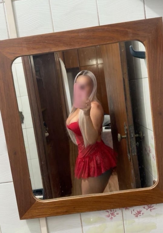Rafaela Budiniki Massagem Nuru, Tântrica e Erótica Massagem