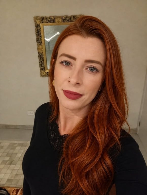 Nanda, especialista em tantra. Venha sentir o poder do meu toque