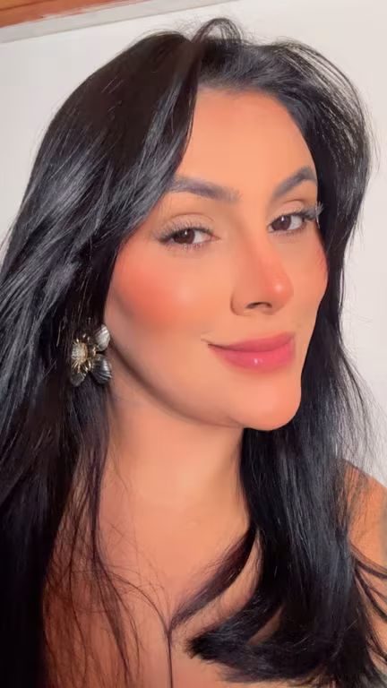 Mônica massoterapeuta certificada! Trabalho também com depilação Massagem nuru