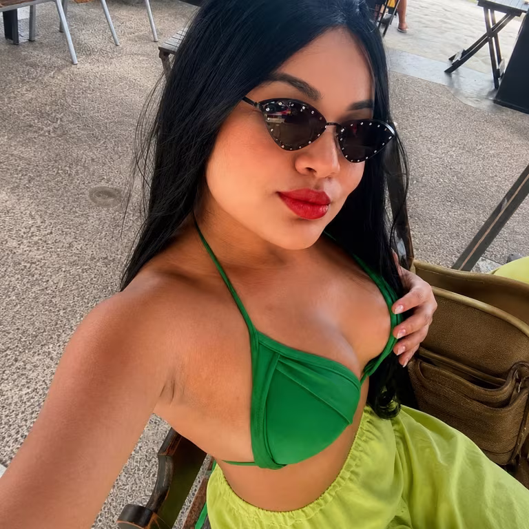 Rebeca Terapeuta Especialista em experiências sensoriais