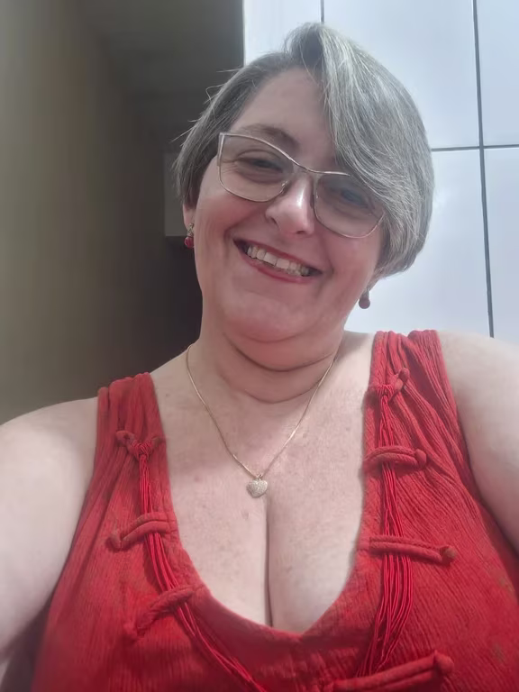 Patricia Massoterapeuta desde 2000,Tanta e NURU público alvo 40+ Massagista em