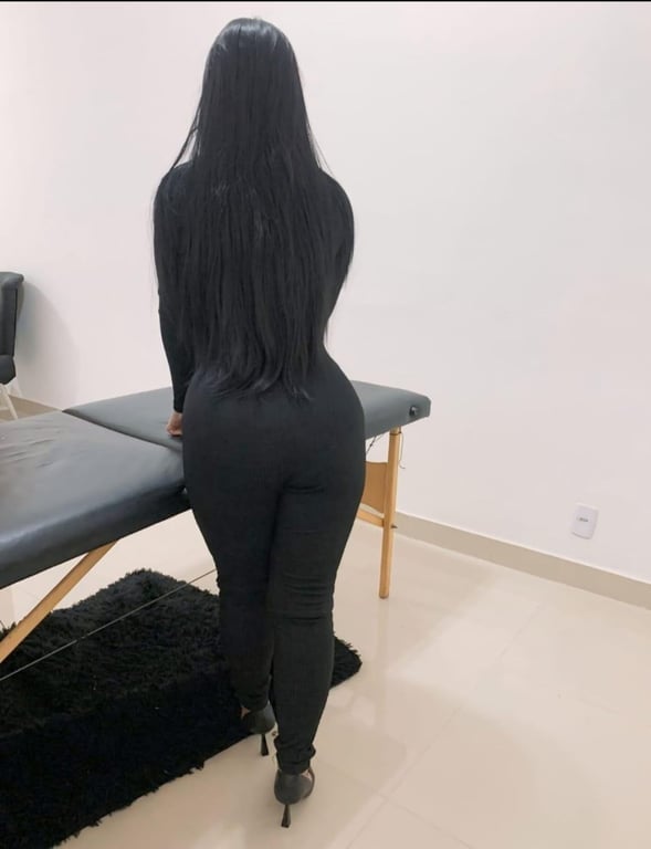Sarah coroa massagista novidade Massagem nuru