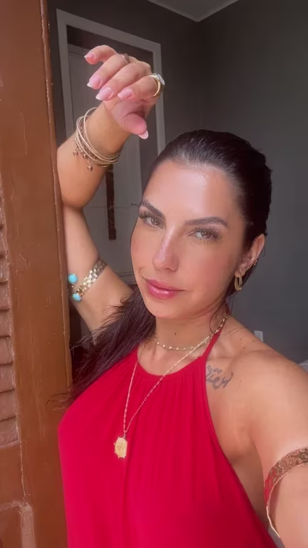 Nara | Psicanalista | Terapeuta tântrica e energética Massagem sensual