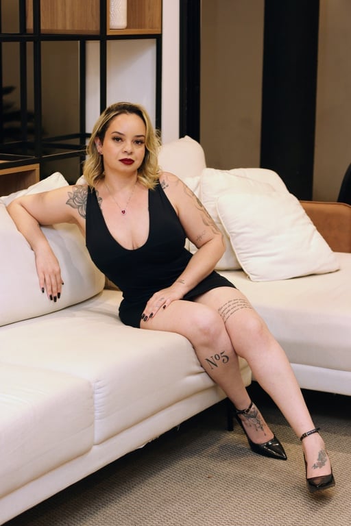 Scarlett massoterapeuta.O encontro entre classe e desejo!