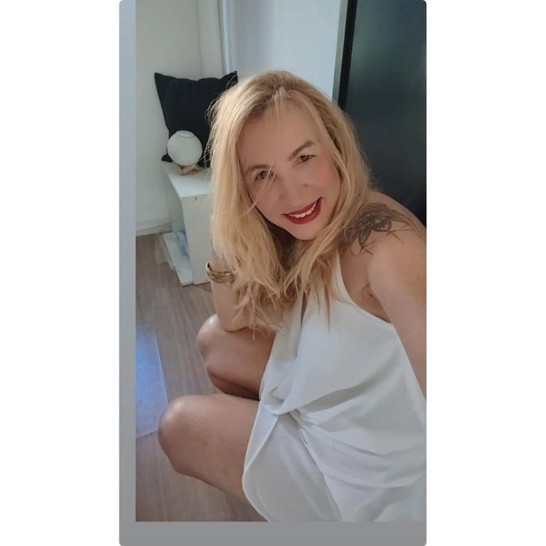 Massagem relaxante, sensuais e depilações