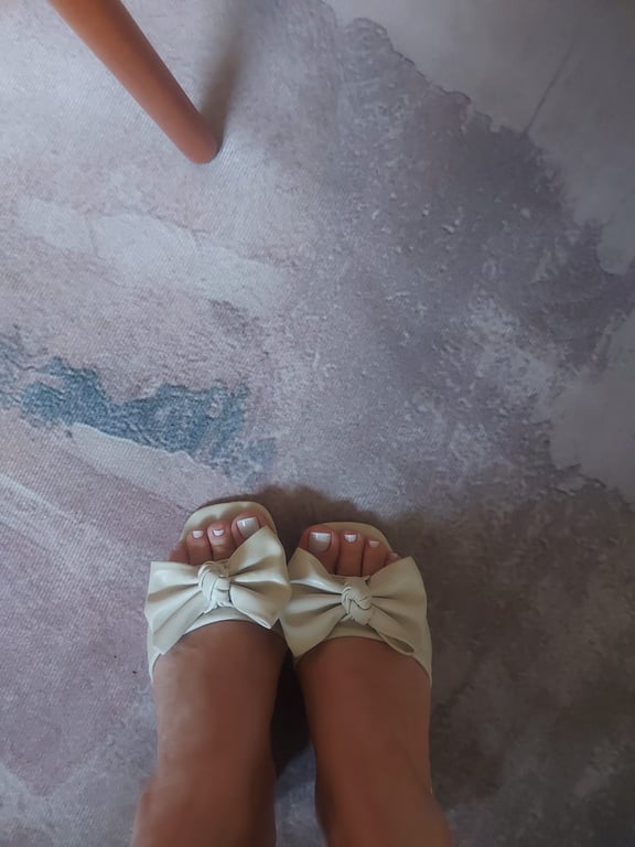 Anna- massoterapeuta sensual. Massagem sensual