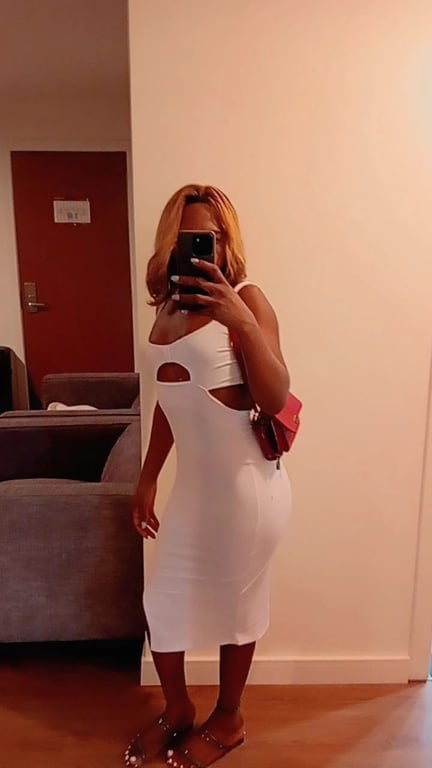 Yennifer Borges transexy com massagens eróticas Massagem sensual