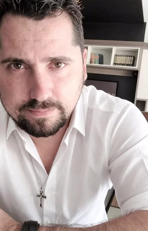Não é uma simples massagem... É Nêmesis o toque sem julgamentos! Massagem em