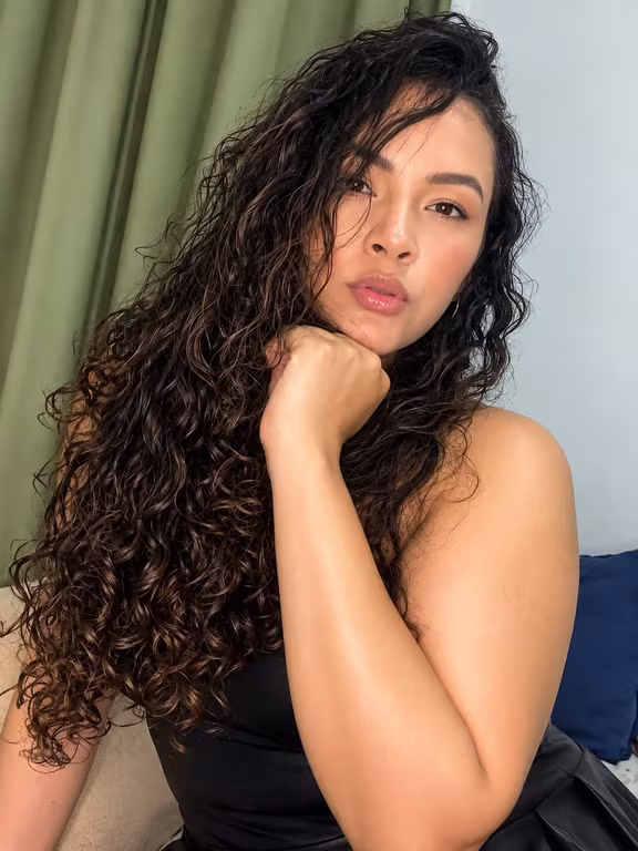 Maya Valente • Tantrica • Nuru • Dark Tantra • Dominação Massagem tântrica em