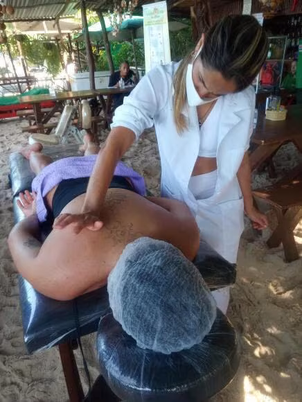Danii Massoterapeuta MIX RELAXANTE PREMIUM Massagista em