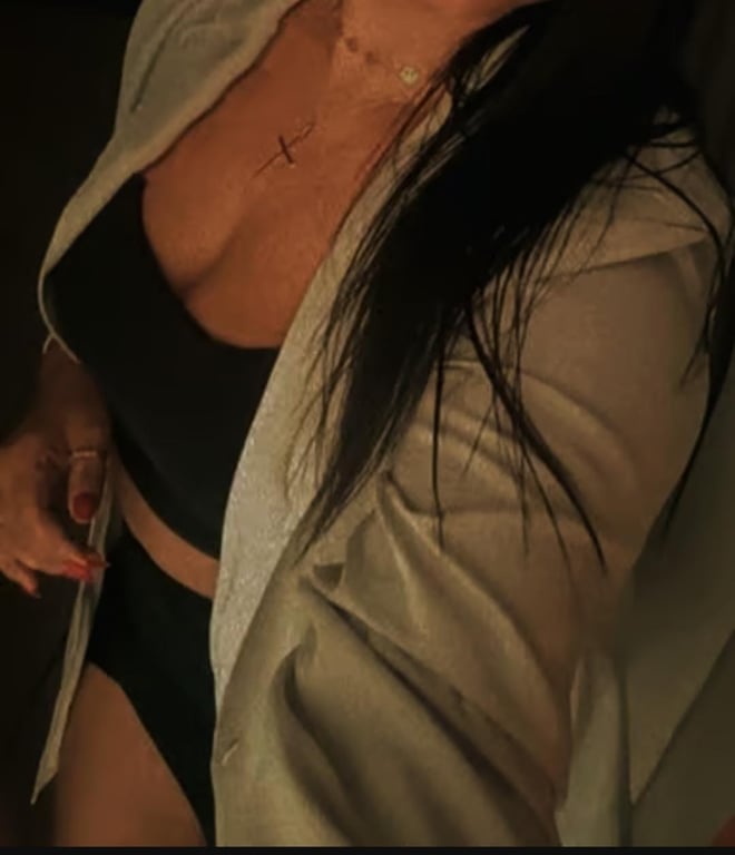 Bruna e Rebekka, relaxando vc com um toque a mais.