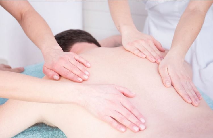 Massagens profissionais no Centro de Curitiba.