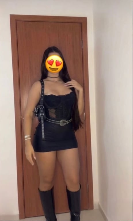 Emanuelle, massagem sensual e profissional.
