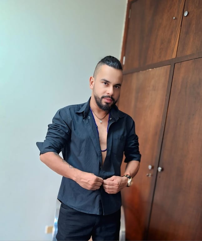 Prem Ashvin massoterapeuta tântrico Massagem sensual em
