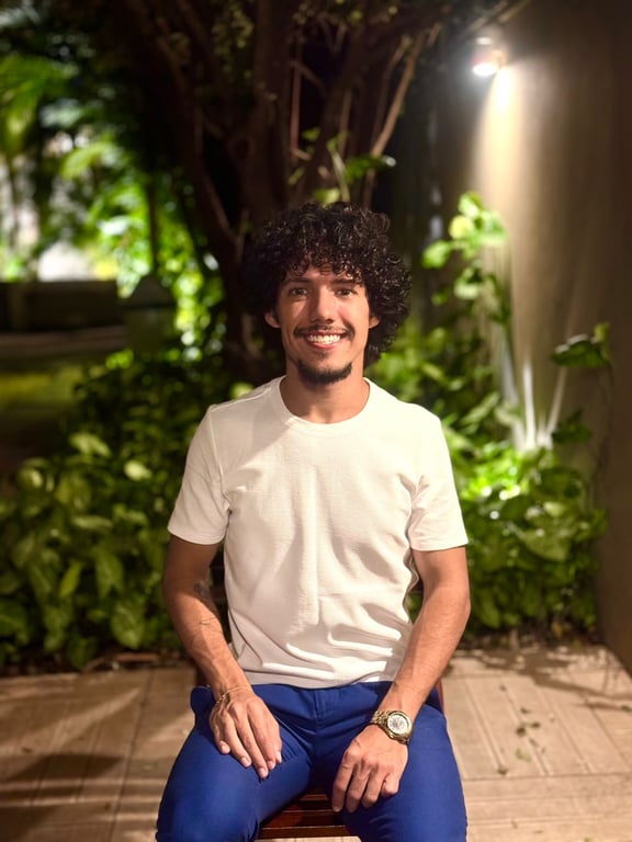 Massagista João - Toque consciente, conexão e prazer sensorial