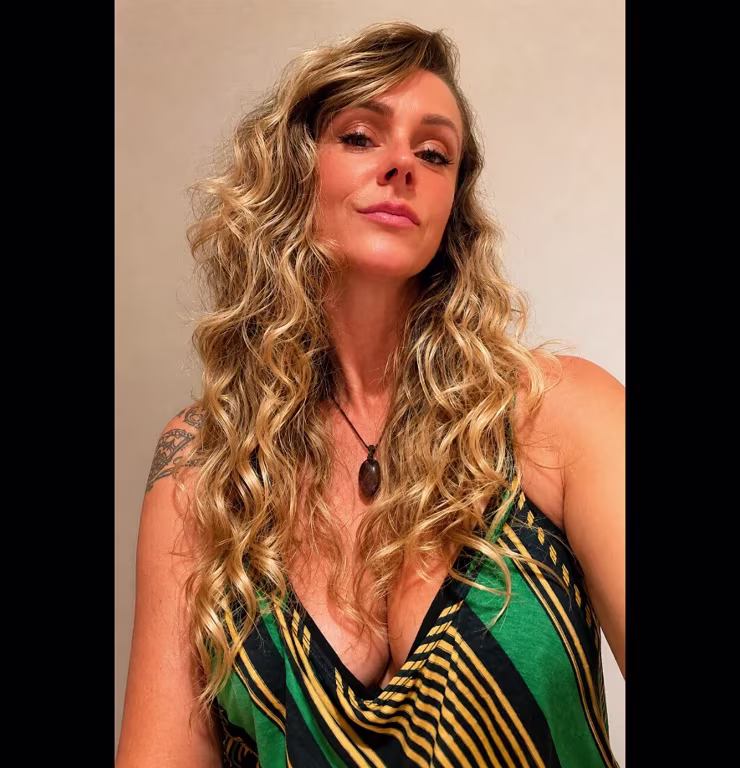 Maya Rajni Massoterapeuta Tântrica Massagem nuru em