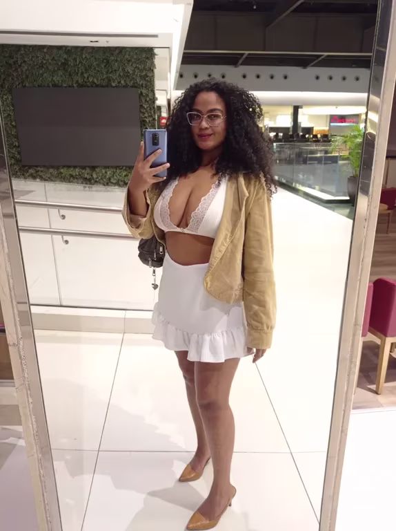 Ariadne Bronx Avaliações no perfil do whatsapp Massagem