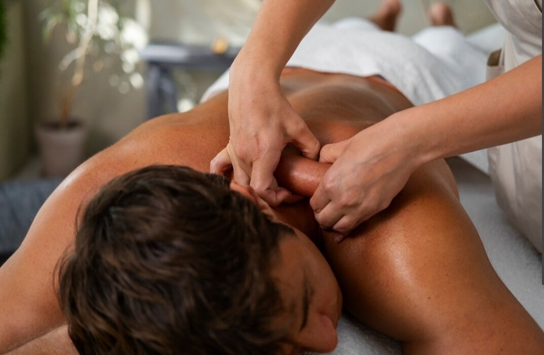 Cléo Studio – Massagens Profissionais e Estética no Seu Conforto Massagem nuru em