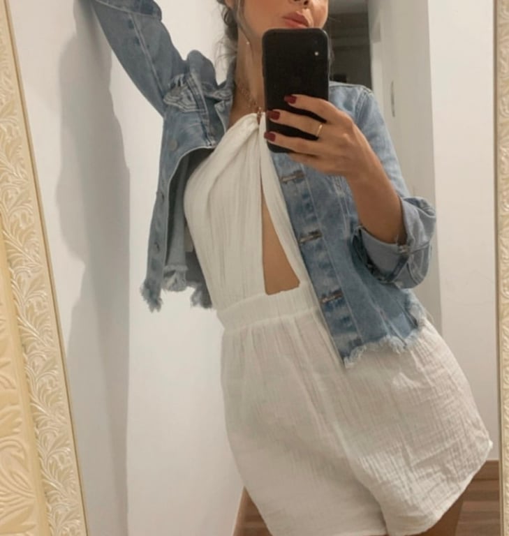 Massagista profissional formada em massagens, tantrica nuru tailandesa