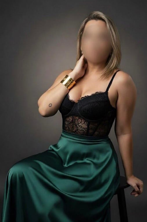 JULIANA MASSAGEM LIBERAL Massagem sensual em