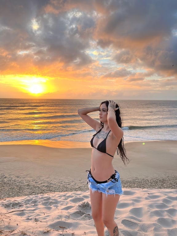 terapeuta Thalyssa/ Nuru, relaxante, Tântrica e vivência Thalyssa/ Nuru, relaxante, Tântrica e vivência