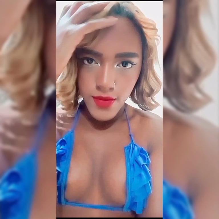 Yennifer Borges transexy com massagens eróticas 