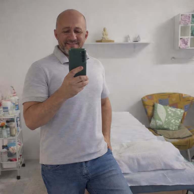 Alexandre terapeuta e massagista Massagista em