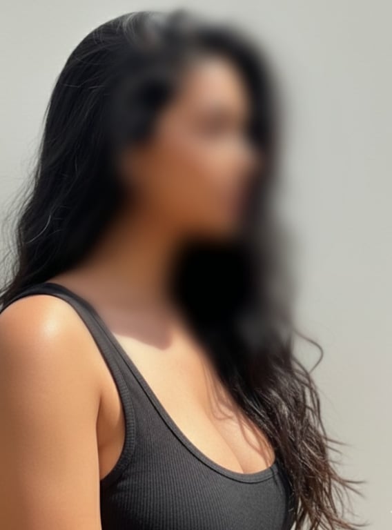 Sabrina Fernanda massagista especialista em Nuru e relaxante