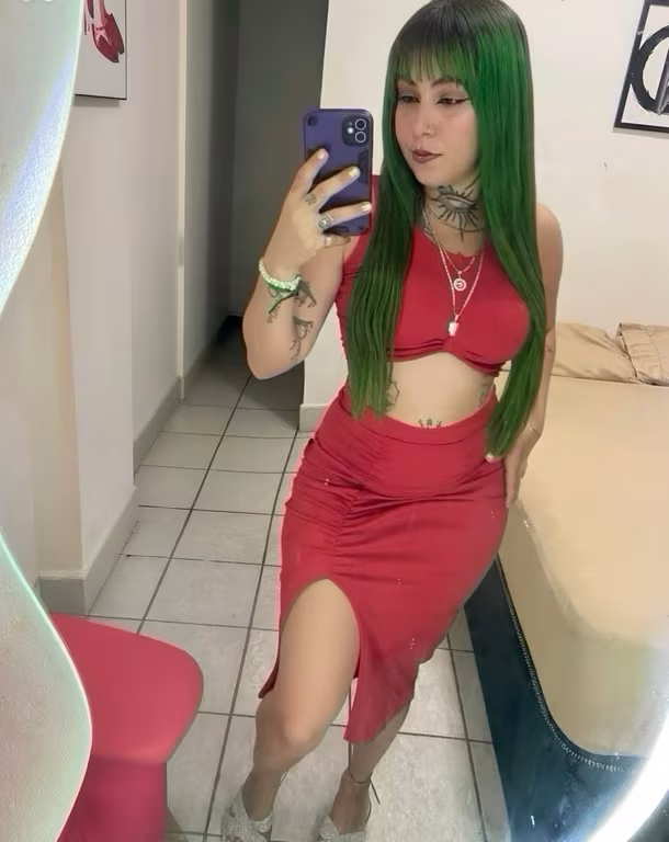 Lola Massagista Com Local